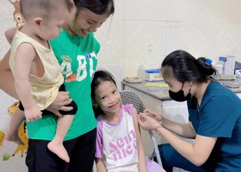 Bệnh viêm phổi: Nguyên nhân, triệu chứng và cách điều trị