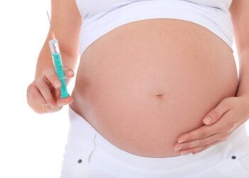 Các loại vắc xin phụ nữ không nên tiêm khi mang thai