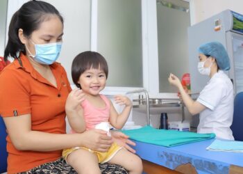 8 bệnh giao mùa thu đông thường gặp ở trẻ và cách phòng tránh